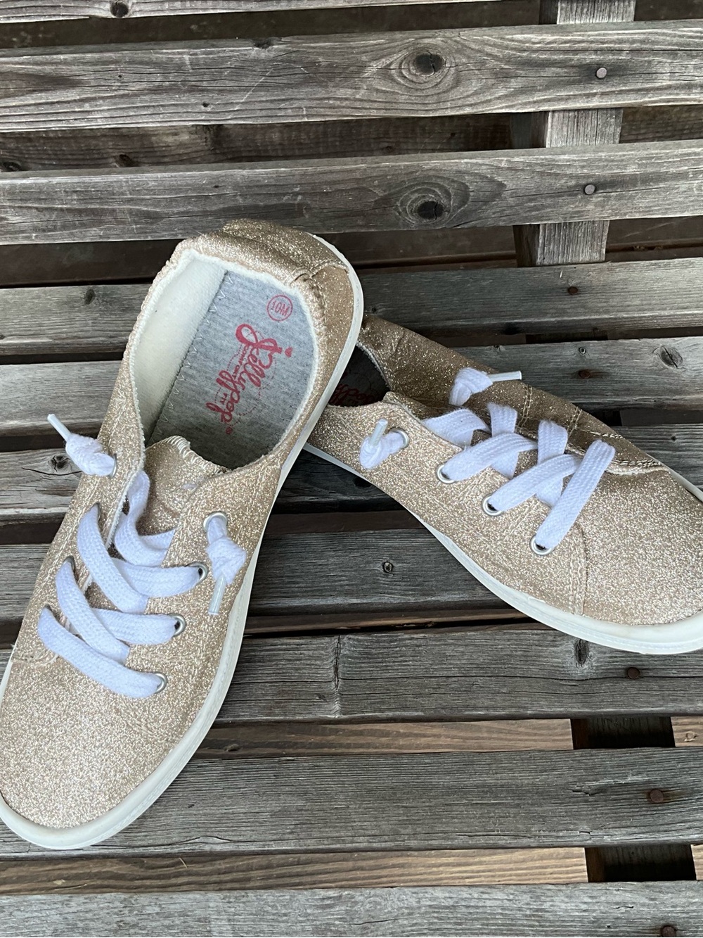 Jellypop Womens Champagne Glitter Low-Top Sneakers. EUC. Sz. 10M
